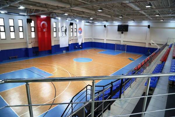 Yalçın Kızılay Kapalı Spor Salonu