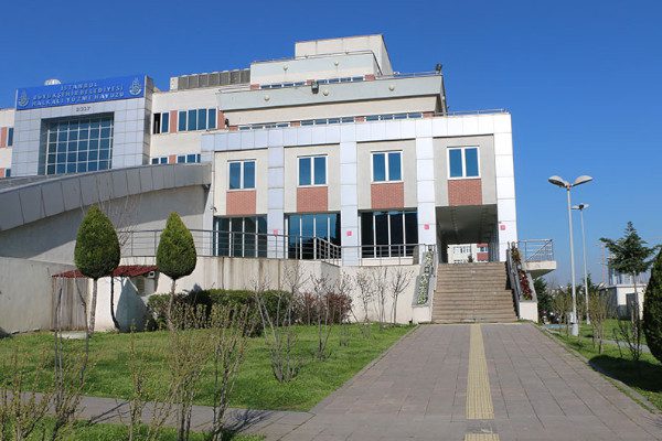 İBB Küçükçekmece Halkalı Yüzme Havuzu