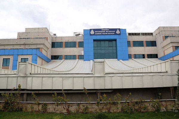 İBB Ümraniye Çakmak Yüzme Havuzu